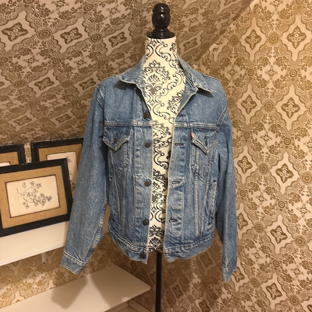 Vintage Levi’s denim jacket